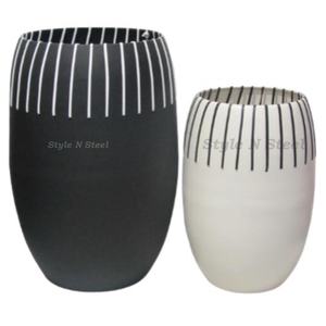 Maceta Surahi de Hierro con Recubrimiento en Polvo, Duradera y Multiusos para Interiores con Drenaje - Product Image 1