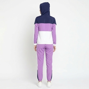 Crescent Wear : Survêtement tendance pour femme avec blocs de couleur, design tricolore bleu marine et violet, séchage rapide, grandes tailles - Product Image 3