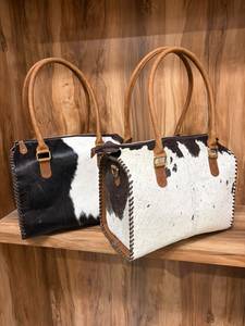 Bolso Tote Boston de Cuero Genuino con Pelo de Vaca Hecho a Mano |   Bolso de Hombro de Cuero Estilo Western para Mujer - Product Image 1
