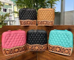 Sac à bandoulière élégant personnalisé à fermeture éclair en treillis de diamants floraux usinés à la main Sac à bandoulière de grande capacité en cuir matelassé pour femmes - Product Image 4