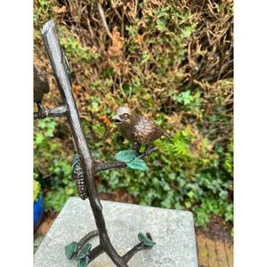 Escultura de pájaros de hierro fundido a mano sentados en una rama, acabado bronce, para decoración de jardín, adornos metálicos de estilo vintage. - Product Image 2