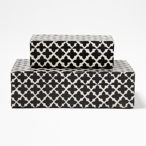 Cajas de almacenamiento de joyas de nácar con detalles elegantes para la organización del tocador y un toque de lujo - Product Image 1