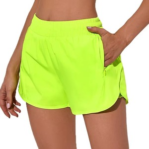 Shorts de sport noirs pour femmes avec poche zippée, séchage rapide, taille élastique, taille mi-haute, en tricot de spandex et polyester, coupe classique - Product Image 3