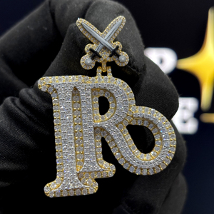 Pendentif personnalisé bicolore avec initiale, épée croisée, monogramme serti de pierres, breloque pour collier - Product Image 5