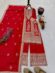 Elegante Salwar Kameez Rojo con Bordado Dorado para Bodas y Fiestas, Ropa Tradicional Étnica para Mujer, Seda Chinon, Largo hasta el Tobillo, Corte Regular, Envío Rápido - Product Image 1
