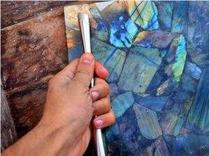 Plateau de service rectangulaire en labradorite naturelle polie, plateau de comptoir vintage en pierre artisanale avec résine époxy - Product Image 4