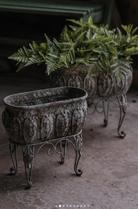Macetero de Pared Metálico Vintage con Diseño Ornamental, Soporte Colgante para Macetas, Decoración de Pared para Jardín y Hogar - Product Image 4