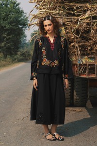 White Embroidered Cotton <b>Kurta</b> For <b>Women</b> Boho Style Loose Fit Casual Wear Indian Pakistani Ethnic Summer Outfit - Product Image 4