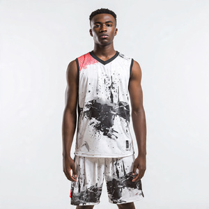 Uniforme de Baloncesto Sublimado 100% Poliéster, Uniforme de Baloncesto Personalizado con Sublimación Completa, Uniforme de Baloncesto Clásico para Clubes y Equipos - Product Image 1