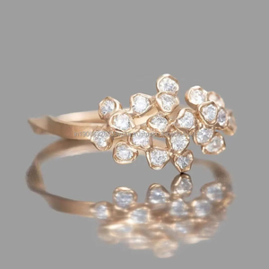 Anillo de Aniversario para Mujer con Moissanita Redonda de 1.40 MM, Plata de Ley 925 con Baño de Rodio, Engaste de Bisel, Diseño Minimalista en Racimo, Anillo Único - Product Image 4