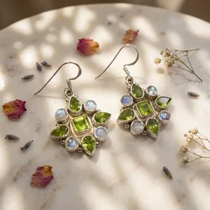 Boucles d'oreilles pendantes en argent sterling 925 avec péridot et pierre de lune arc-en-ciel, bijoux en pierres précieuses faits à la main pour femmes - Product Image 2