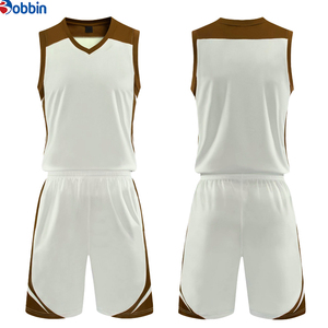 Uniforme de Baloncesto Personalizado de Alta Calidad, Transpirable, en Varios Colores, con Camiseta y Pantalones Cortos Sublimados - Product Image 3