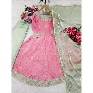 Magnifique robe de soirée brodée avec dupatta pour les robes de bal - Product Image 6