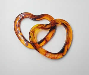 Llavero Ecológico de Acrílico y Resina con Forma de Corazón, Pieza de Moda para Decoración del Hogar y Regalo Empresarial - Product Image 2