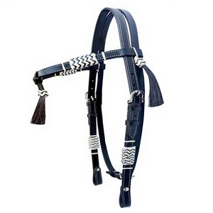 บังเหียนม้าหนังสีดำ สายรัดศีรษะทำจากหนังดิบธรรมชาติ ถักด้วยมือ ปรับได้ พร้อมปมแบบ Futurity และพู่หนัง จำนวน 25 ชิ้น รุ่น 513 - Product Image 1