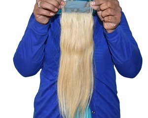 Venta al por mayor de pelo de templo indio virgen natural crudo sin procesar cutícula alineada doble trama 5*5 cierre recto Rubio cabello humano - Product Image 1