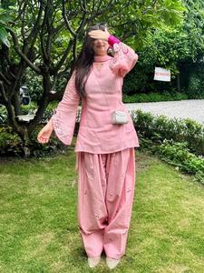 Rosa Punjabi-Anzug für Damen |   Besticktes Kurta Patiala Salwar Dupatta Set |   Traditionelle indische Ethno-Kleidung |   Schnelltrocknend |   Alles - Product Image 1