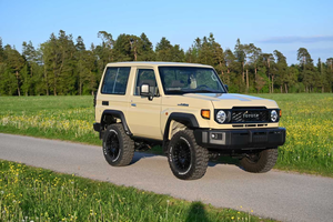 Toyota Land Cruiser GRJ71 4.0 V6 5 Velocidades, Todoterreno, Diésel/Gasolina, 4x4, Vehículo de Exportación - Product Image 6