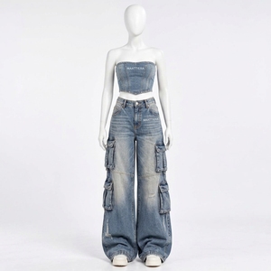 Ensemble cargo en jean bleu clair pour femme, crop top corset, jean baggy multi-poches, fabricant de vêtements en gros OEM ODM sur mesure - Product Image 3