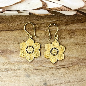 Pendientes de Diseño Bohemio con Flores, Pendientes Tribales de Latón para Mujer, Bañados en Oro de 18k, Pendientes Colgantes con Mandala, Venta al por Mayor/OEM/ODM - Product Image 1