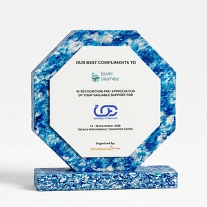 แผ่นคริสตัลรูปหกเหลี่ยมแบบกำหนดเอง สลักเลเซอร์แบรนด์ตามสั่ง พิมพ์ UV ผิวขัดเงา รางวัลเพื่อการรับรอง ของที่ระลึกส่งเสริมการขาย - Product Image 2