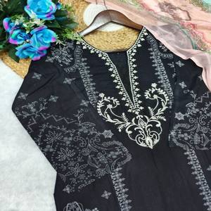 VASTRA COTTAGE Kurti de Algodón con Lentejuelas Bordadas, Top y Pantalón a Juego, Dupatta a Juego, Ropa Étnica Festiva Cómoda - Product Image 2