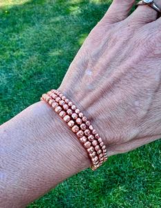 Bracelet manchette en cuivre pur fait main, en métal massif, ajustable, style minimaliste avec extrémités en forme de palette, bijou de guérison personnalisé - Product Image 2