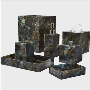 Juego de Baño de Resina de Diseño de Lujo de la Mejor Calidad, Juego de Baño de Cuatro Piezas para Uso Diario en el Hogar y Hoteles, Característica Sostenible - Product Image 1