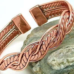 Pulsera de Cobre Puro Más Vendida con Patrón Indio, Magnética para Alivio de Artritis, Moderna, Pulida, Escultórica, Estilo Antiguo - Product Image 1