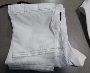 Kimono de Jiu-Jitsu Brésilien avec doublure intérieure anti-irritation, logo personnalisé sur le devant, en coton tissé perlé, durable et respirant, uniforme d'entraînement - Product Image 5