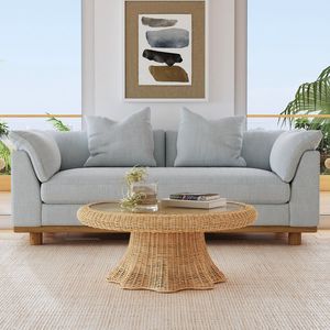 Mesa de Centro Tradicional de Ratán con Diseño Tejido a Mano para un Atractivo Interior de Hogar Atemporal - Product Image 3