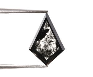 OM GEMS Diamante de laboratorio de corte fantasía Sal y Pimienta de 1.80 Ct con forma de cometa única, Diamante de laboratorio suelto personalizado de Sal y Pimienta para joyería - Product Image 5