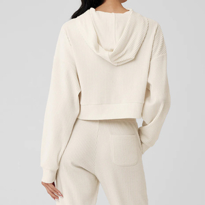 Ensemble deux pièces pour femmes, veste et short, 100% coton, sweat à capuche zippé, short, logo brodé, ensemble deux pièces personnalisé pour femmes - Product Image 2