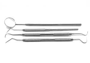 Juego de Instrumentos Quirúrgicos Dentales SAAR GLOBAL de 4 Piezas, Agarre Ergonómico con Diseño Roscado Plateado, Herramientas de Examen Oral, Estuche Rojo, Manual, Clase I CE - Product Image 6