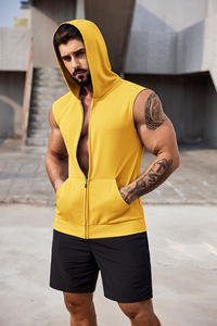 Sudadera sin mangas ajustada para hombre, ropa de gimnasio para entrenamiento de fitness, culturismo, diseño óptimo, transpirable y personalizable. - Product Image 4