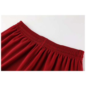 ชุดเสื้อฟุตบอลทีมแบบกำหนดเอง กางเกงขาสั้น ชุดกีฬาสำหรับฝึกซ้อมและแข่งขัน ระบายอากาศได้ดี น้ำหนักเบา ผู้ผลิต OEM สหรัฐอเมริกา สหราชอาณาจักร ยุโรป - Product Image 6