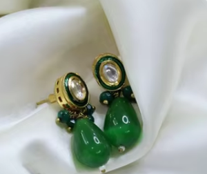 Fantaisie Petites boucles d'oreilles mignonnes avec Zircon Spark pour les femmes Parfait Party Wear Accessoires de mode pour les mariages et les cadeaux - Product Image 2