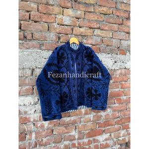 Veste en velours brodée de style Suzani ouzbek, cousue à la main, avec deux poches latérales, unisexe, pour femme - Product Image 4