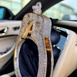 CONCEPTION INT-1-2 Pendentif menottes serti de pierres |   Bijoux Hip Hop en Moissanite |   Pendentif de fête unisexe personnalisé en argent 925 - Product Image 1