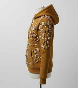 Sweat à capuche Elite Terracotta Stone Appliqué – Polaire Ocre Premium, Ornements Détaillés Faits Main en Pierres et Perles - Product Image 1