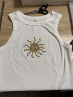 Débardeur personnalisable tendance avec broderie perlée unique motif cœur, perles de rocaille, plaqué argent vintage, élégant et stylé