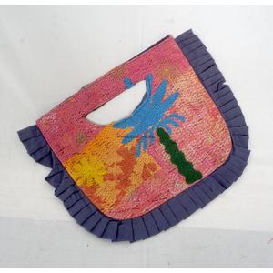 Bolso clutch kantha con cierre magnético de diseño moderno, fabricado en India, el más vendido, disponible a precio de mayoreo para exportación. - Product Image 4