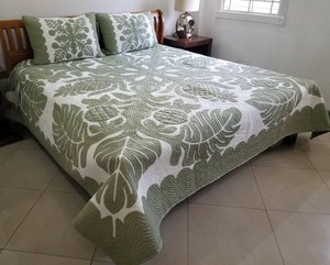 Beautiful Vintage Green White <b>Leaf</b> Patterned 100% Cotton Hawaiian Quilt Set Handmade Eco-Friendly Home & Hotel <b>Bedding</b> Decor - Product Image 2