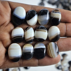Cabujones de Ágata Negra de Alta Calidad para Joyería, Piedras Certificadas por Terceros, Origen Rajasthan, Corte Ovalado y Corte Pera - Product Image 4
