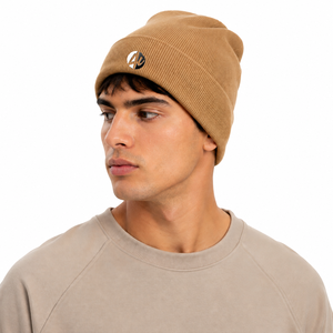 Gorro de punto para hombre con textura acanalada, ajuste elástico, cobertura cálida y tejido cómodo para el uso diario en invierno. - Product Image 1