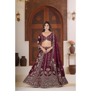 Conjunto de Lehenga, Blusa y Dupatta de Novia con Bordado de Lentejuelas y Zari para Recepción de Boda, Colección de Ropa Étnica Festiva de Diseñador - Product Image 6