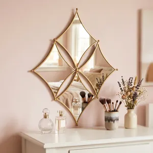 Miroir mural décoratif en laiton de forme diamant, design artisanal moderne, pour salle de bain, mariage, 15,25x21 pouces - Product Image 2