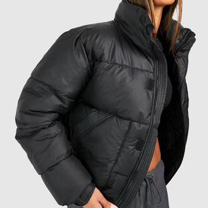 Blouson matelassé court brillant pour femme, coupe oversize, effet vinyle mouillé, style streetwear hiver, OEM - Product Image 4