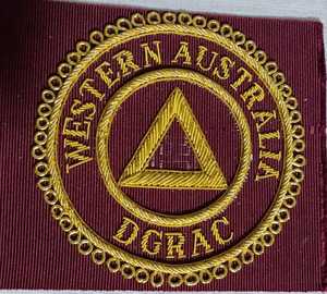 Parche bordado a mano con hilo metálico de oro, insignia de terciopelo para blazer con diseño de corona, luna y cuentas, emblema de hilo metálico de lujo con escudo real - Product Image 2