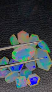 Lote a granel de ópalos etíopes facetados de varios tamaños y formas, gemas sueltas para la fabricación de joyas. Oferta del día. - Product Image 2